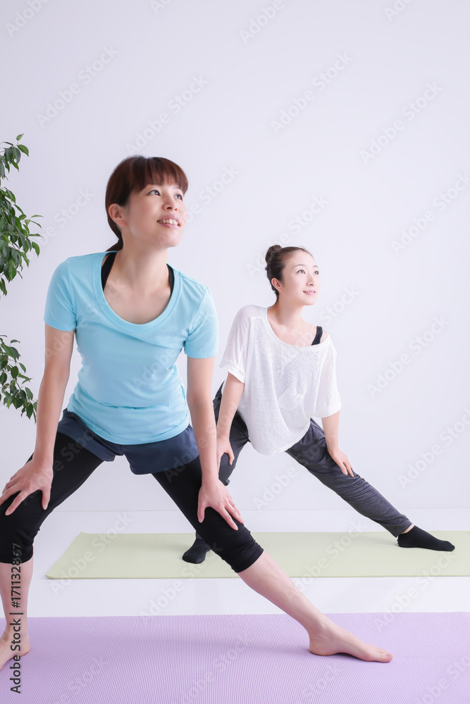 Obraz premium ストレッチする女性 