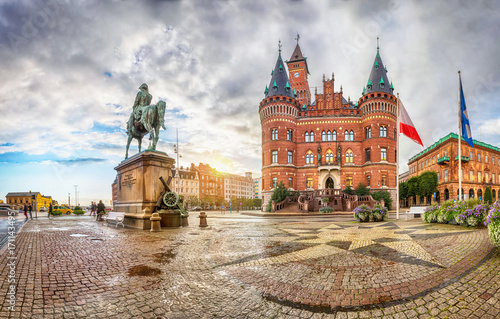 Fotografia View on Helsingborg Town Hall from Stortorget square in rainy evening in Helsing