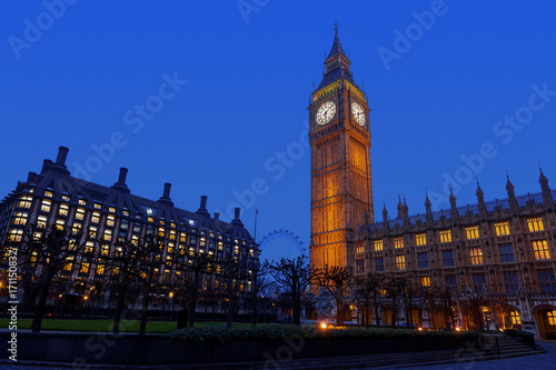 Fotografie, Obraz Night View of the Palace of Westminster, Big Ben and Portcullis House in Westmin