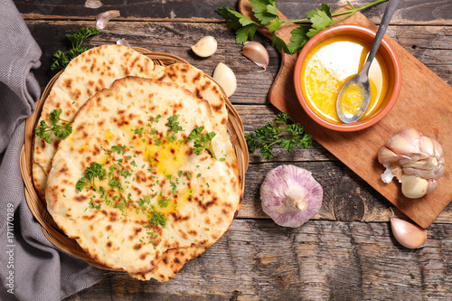 indian naan bread photo