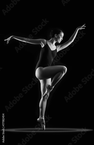 dancer women en studio © Andriy Petrenko