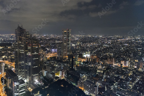 東京の新宿からの夜景 © sasasarururu