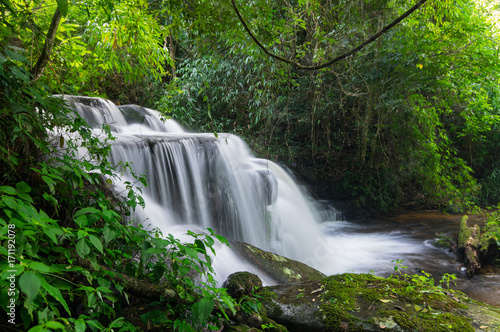 Fototapeta Naklejka Na Ścianę i Meble -  Man Daeng waterfall.