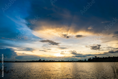 Fototapeta Naklejka Na Ścianę i Meble -  Sunset on the lake landscape