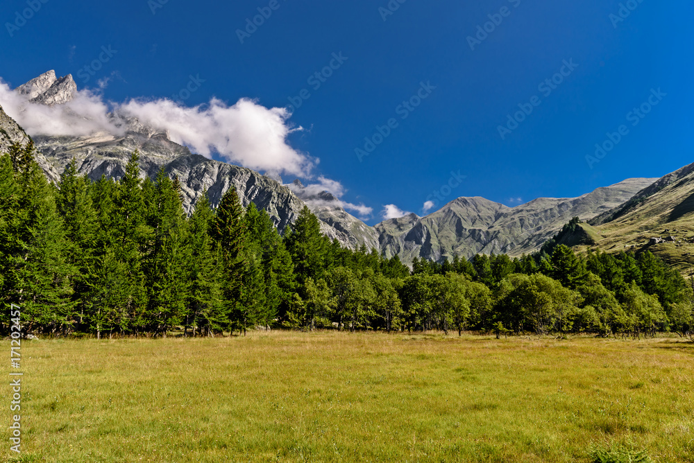 Clouds, Dora, River, Val Ferret, Monte Bianco,Courmayer; Valdaosta; Italy; Europa
