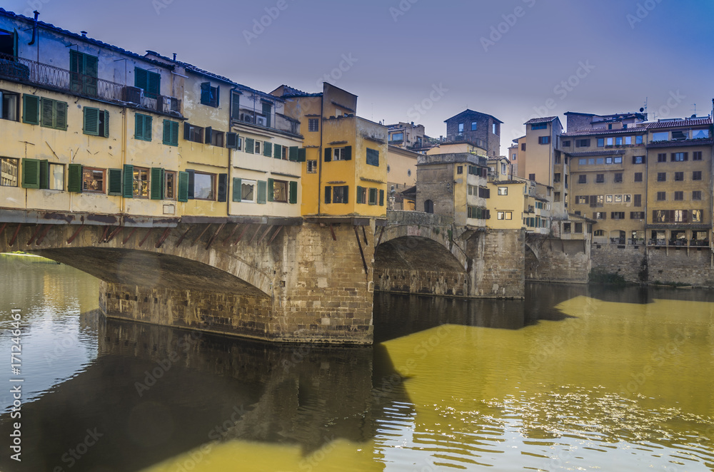 parallel look of ponte vecchio in the afternoon