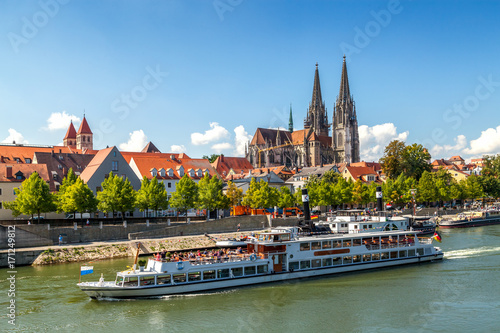Kathedrale, Regensburg, Donau, Deutschland  photo