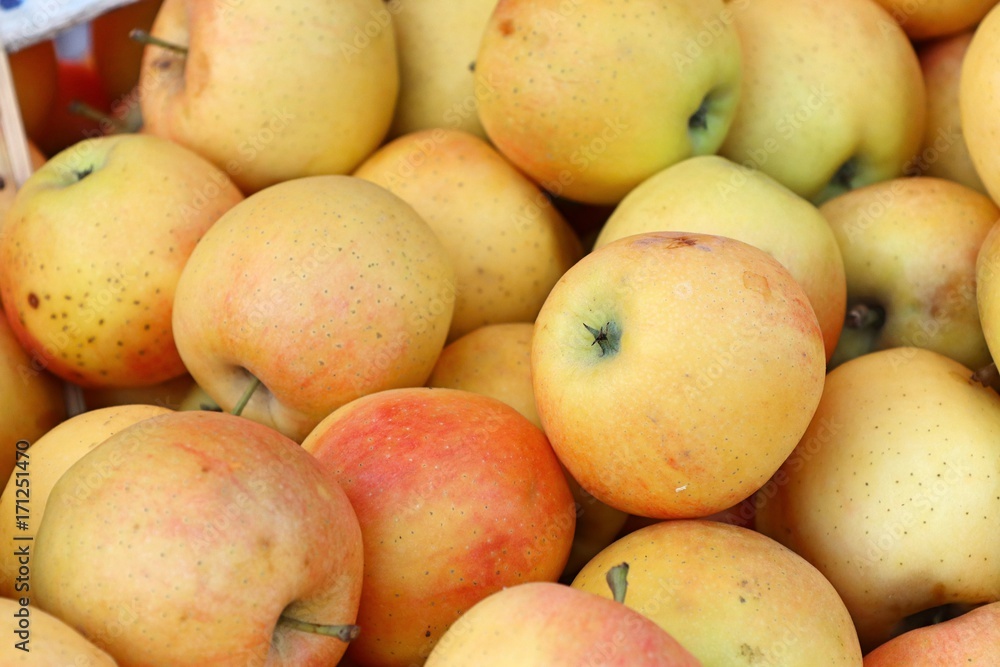 apple at street food