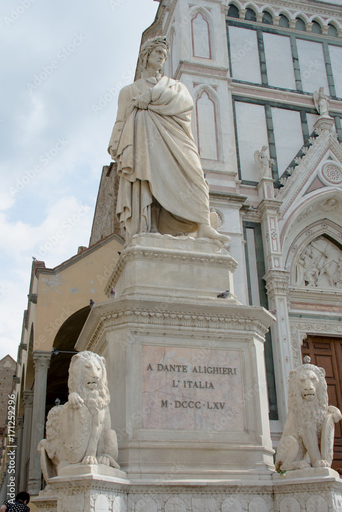 Fototapeta premium Sculpture of Dante, Divine comedy, Florence
