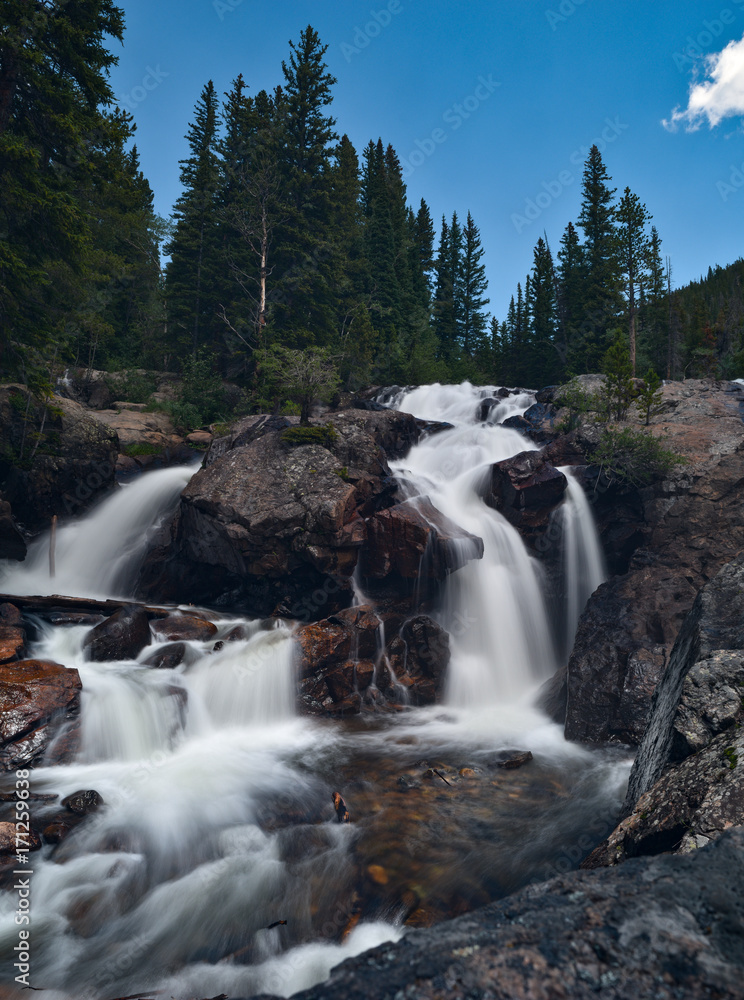 Fototapeta premium Boulder Creek Falls - 01
