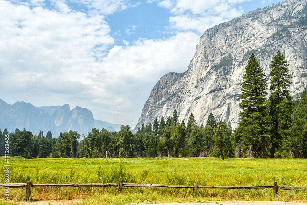 yosemite valley landscape at summer time