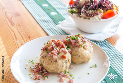 Tiroler Speckknödel