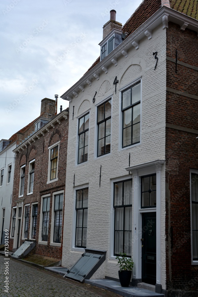 Naklejka premium Hausfassade in der Altstadt von Middelburg in Holland