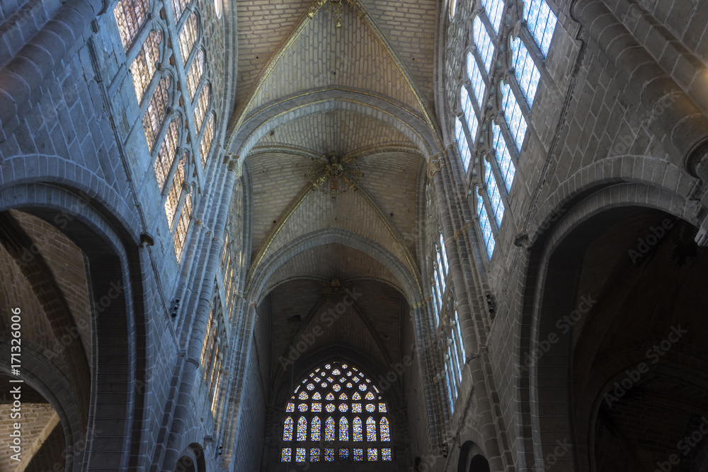 interior de la santa iglesia catedral de Ávila, España