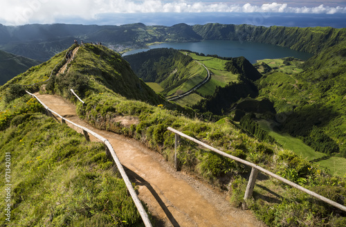 Φωτογραφία View from Miradouro da Boca do Inferno to Sete Citades, Sao Miguel, Azores Islands, Portugal