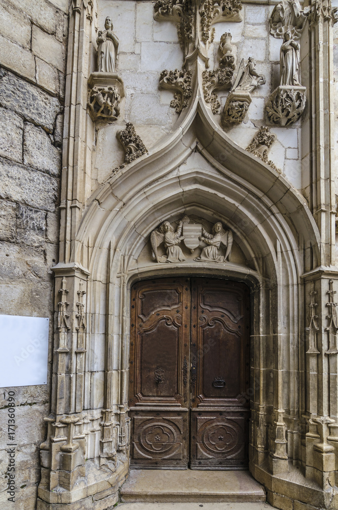 Details at the entrance to the chapel of rocamadour