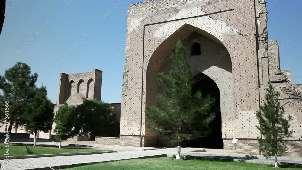 The mosque Bibi-Khanym Mosque Bibi-Xonum machiti Khanom Hanum Chanym Hanim is one of the most important monuments of Samarkand.Uzbekistan The mosque Bibi-Khanym Mosque Bibi-Xonum machiti Khanom Hanum Chanym Hanim is one of the most important monuments of Samarkand.Uzbekistan
