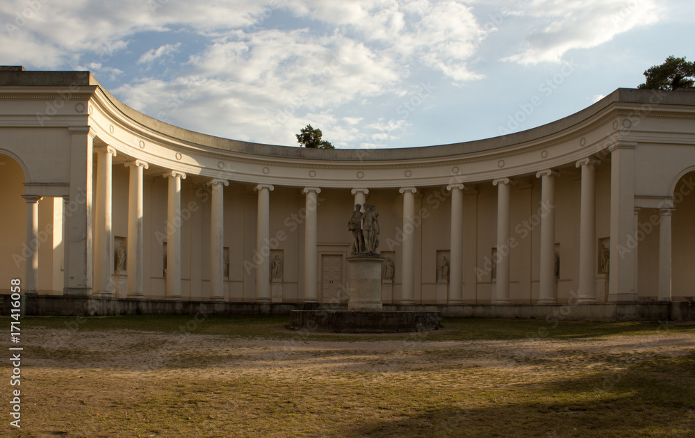 Obraz premium The Three Gracie Temple 2