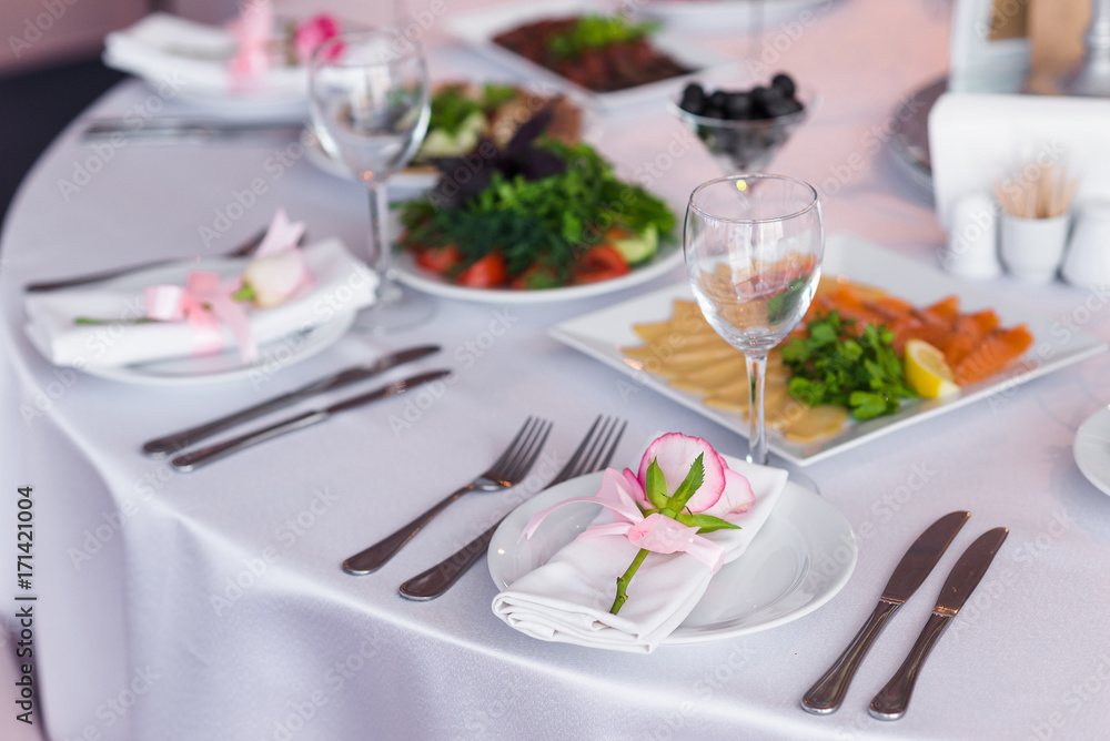 Served banquet table Served banquet table