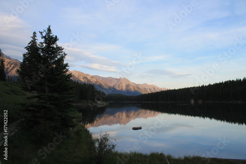 Fototapeta Naklejka Na Ścianę i Meble -  canada alberta lake banff 