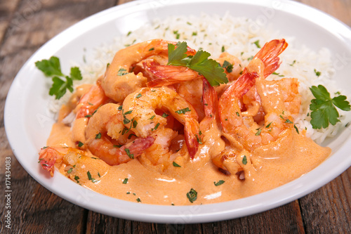 shrimp with sauce and rice