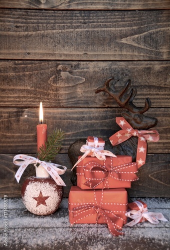 Weihnachtsgeschenke rot