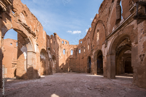 Belchite is a municipality of the province of Zaragoza  Spain. It is known for having been a scene of one of the symbolic battles of the Spanish Civil war  Belchite s battle. 