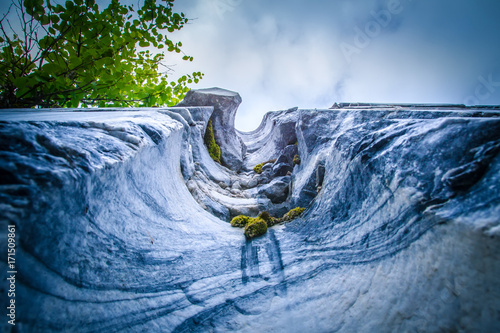 Extraction of marble. I dra...