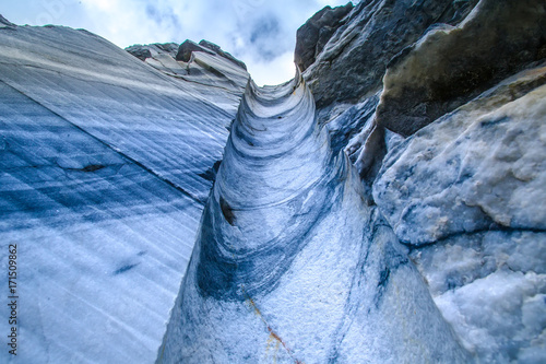 Extraction of marble. I dra...