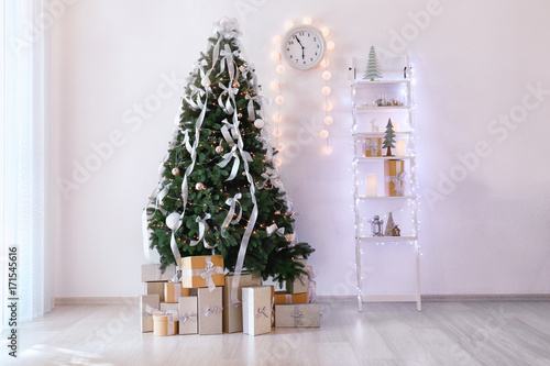 Decorated Christmas tree wi...