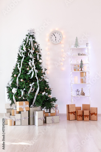 Decorated Christmas tree wi...
