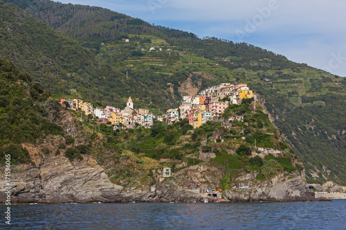 Steep cliffs of Liguria coastline with picturesque villages of Cinque Terre National park, Italy