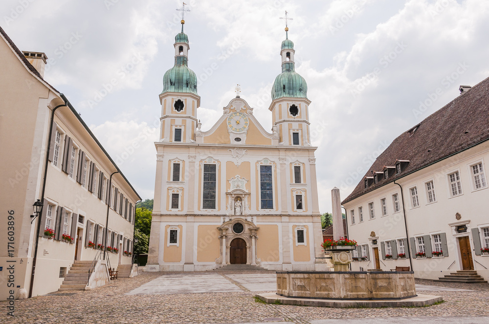 Arlesheim, Dorf, Arlesheimer Dom, Domplatz, Brunnen, historische Häuser, Kirche, Baselland, Wanderweg, Frühling, Sommer, Schweiz