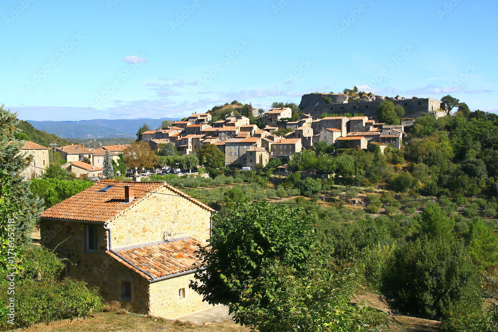 Banne, village ardèchois