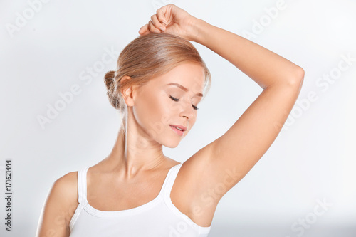 Beautiful young woman on li...