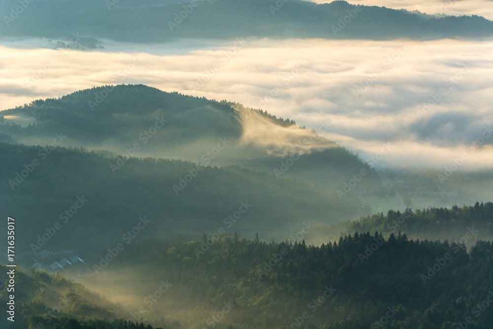 Wschód słońca Jaworzyna Krynicka,Beskid Sądecki,małopolska.