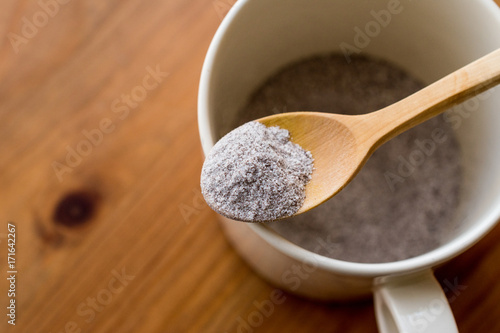 instant coffee powder with milk and sugar