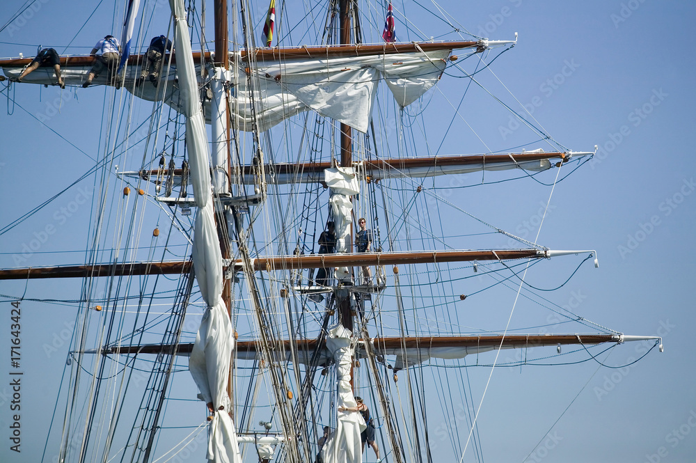 Obraz premium Takelage eines traditionellenGroßsegler