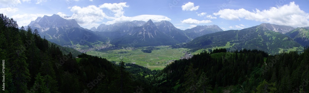 Naklejka premium Bergpanorama bei der Tuftl-Alm