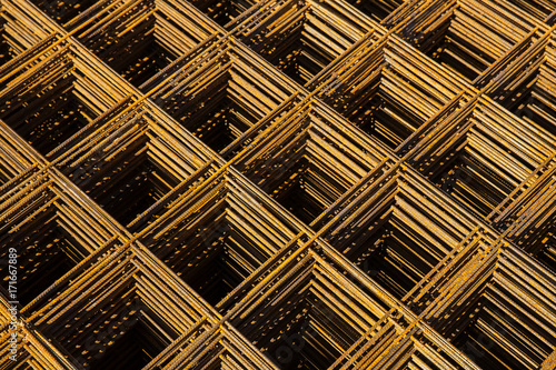 Nets for building reinforced concrete cages