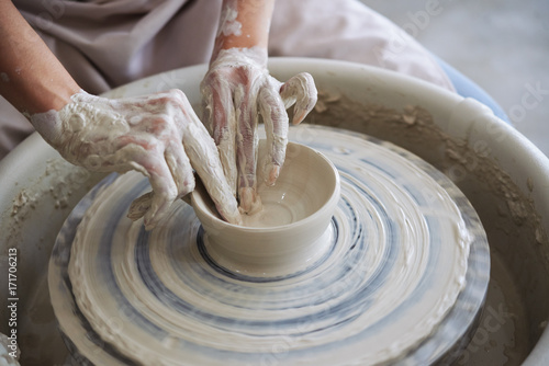 Making clay bowl