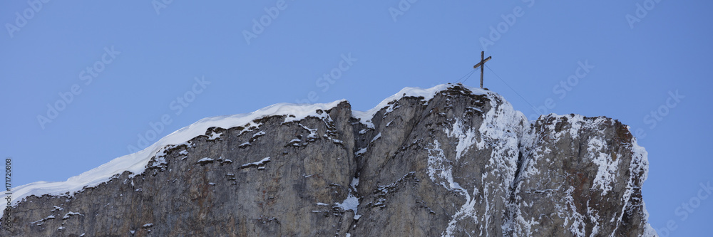 Hoher Ifen 2230m mit Gipfelkreuz, Kleinwalsertal, Alpen, Österreich, Europa
