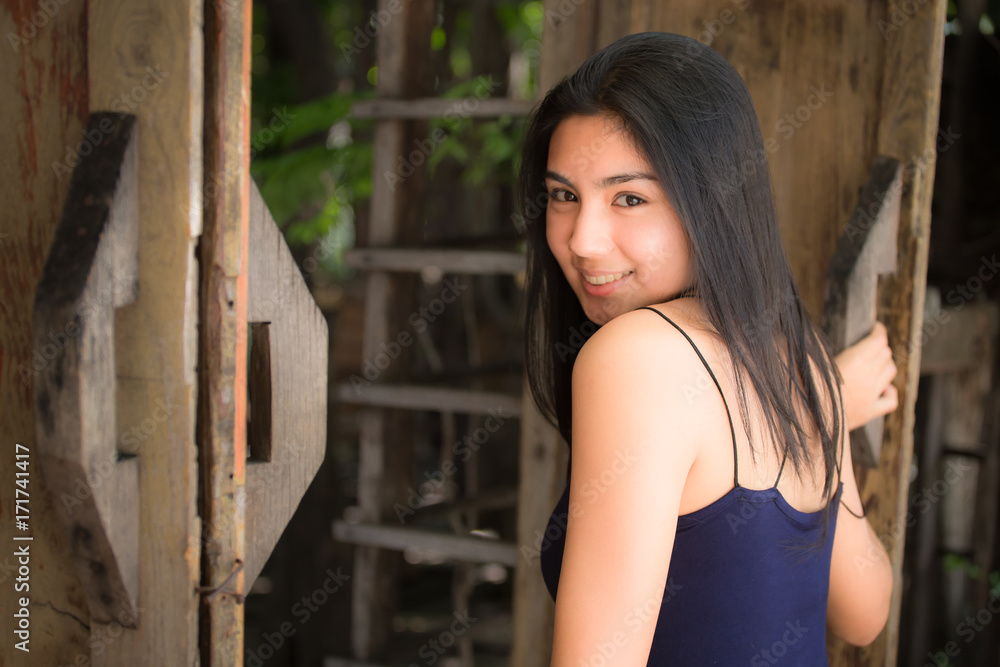 Fototapeta premium Beautiful young asian woman relaxing in cafe