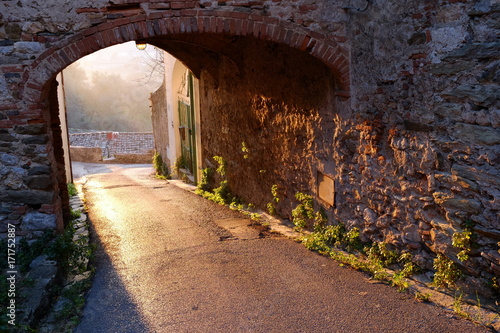 Fototapeta Naklejka Na Ścianę i Meble -  Borgo in Toscana