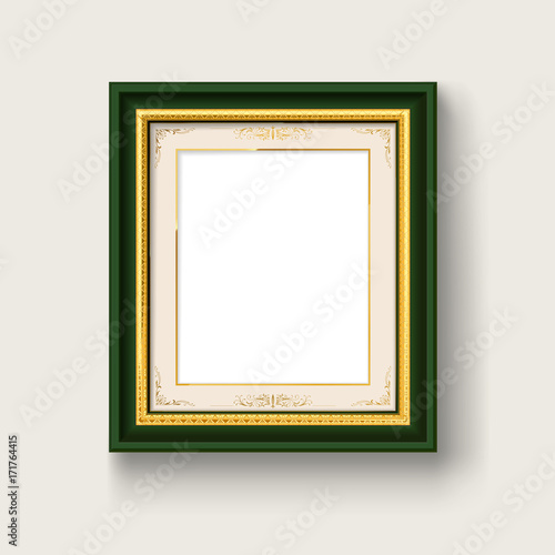 gold vintage picture frame 