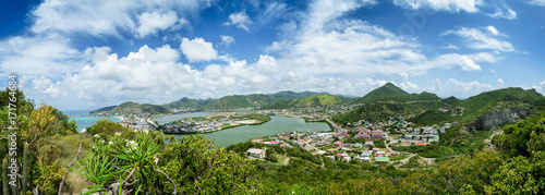 Φωτογραφία Panoramic view of the port of Phillipsburg Sint Maarten from a bird's eye view