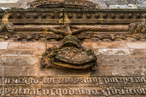 Detalles de la Casa-Palacio de los Contreras en Ayllón, Segovia, España