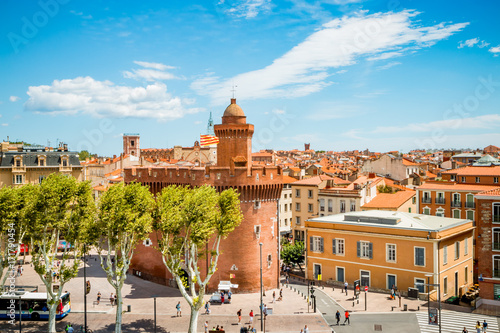 Vue sur la ville de Perpignan depuis une terrasse photo