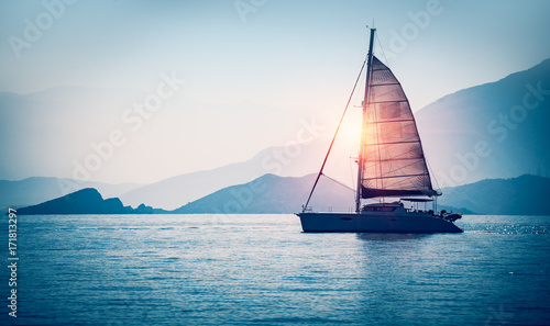 Leinwand Poster Sailboat in the sea