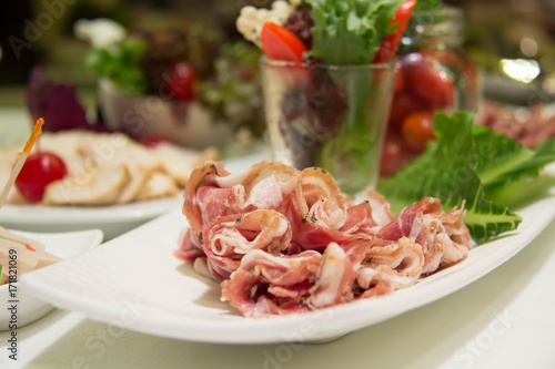  Freshly sliced mixed meat cold cut